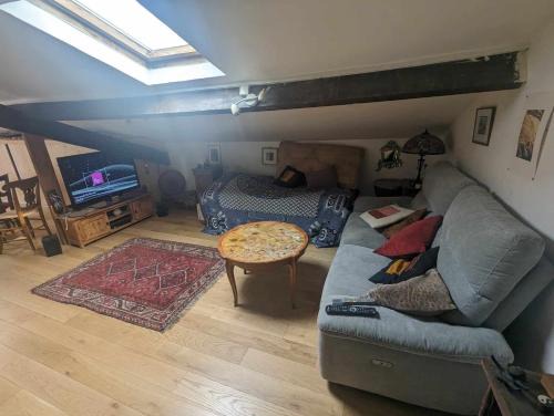 Les Lilas Apartamento | Loft cosy et lumineux à Paris,Les Lilas dans un quartier convivial proche du métro 11 "Mairie des Lilas" et du tram T3b "porte des Lilas"