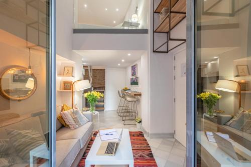 Museo Apartamento | Loft duplex Sevilla wall