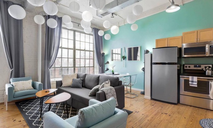 Downtown Apartamento | Loft Living in the Trendy Warehouse District