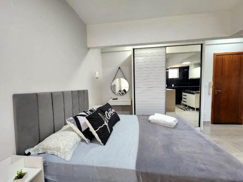 Castelo Branco Apartamento | Loft na av. Meia Praia, Itapema