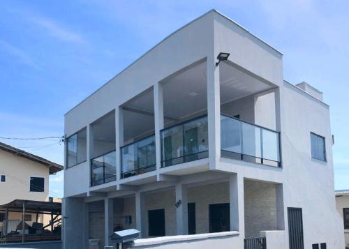 Meia Praia Apartamento | Loft’s -260m da Praia- C/AR -Tv filmes e Series