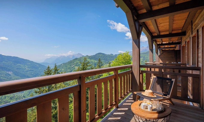 Cohennoz Apartamento | Loft Saeko - great outdoors and cosy interior for 8 - OVO Network