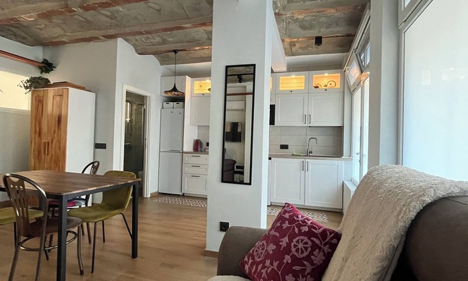 Imperial Apartamento | ESTUDIO LOFT en MADRID RÍO Alquiler Temporada y Vacacional