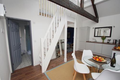 Offerton Apartamento | Loft Style Apartment for 4, 1 Broadhurst Court, close to town, station & hospital