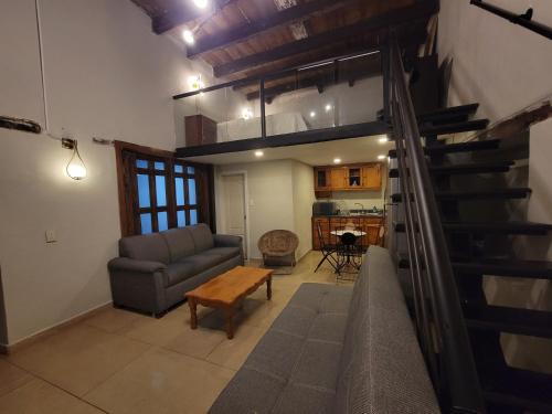 Barrio de Mexicanos Apartamento | Loft two blocks from the catedral