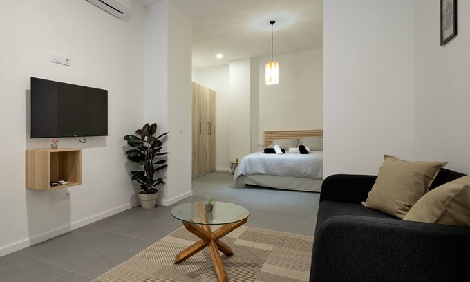 Arrancapins Apartamento | Loft Valencia cerca de la estación de trenes Renfe - ESC3
