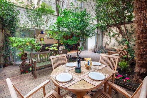 Quartier de l'Ecole-Militaire Apartamento | Lofthouse with garden in Paris 5 adults, 1 kid