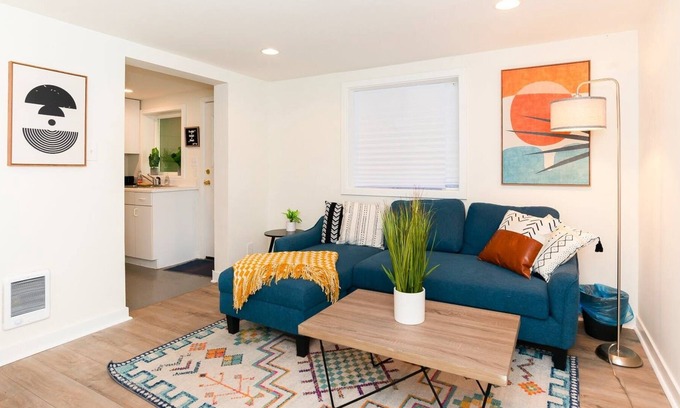 North Admiral Apartamento | Loftium | Adorable 2 BR Guest Suite near Alki Beach!