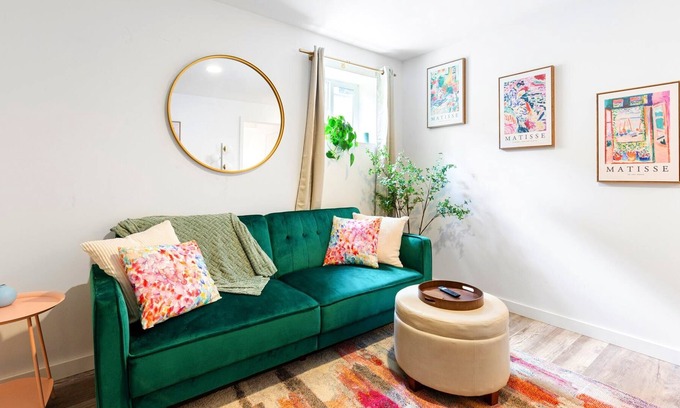 Richmond Apartamento | Loftium | Charming 1 BR Guest Suite In Richmond!