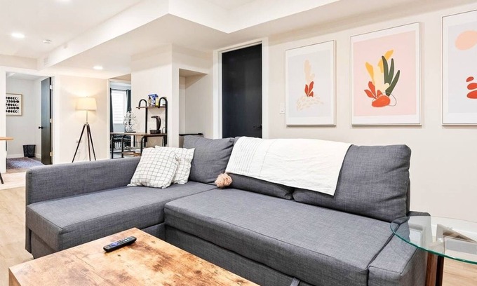 Northglenn Apartamento | Loftium | Convenient & Stylish 2BR Guest Suite!