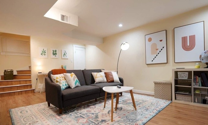 Cole Apartamento | Loftium | Sleek & Bright home on a quiet Street!
