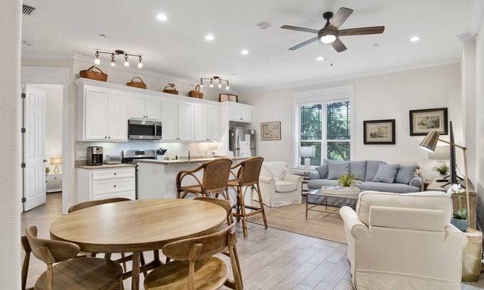 Fairhope Condominio | Lofts On Bancroft Suite B4, Condominio de lujo en el centro.