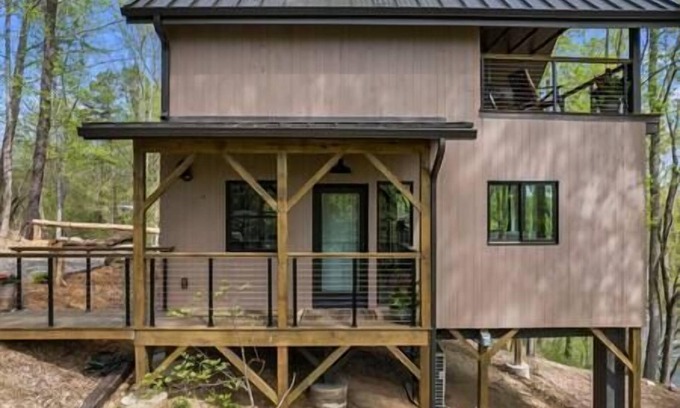Alexander Casa | Lofty Ledges Hangout at French Broad River Farms