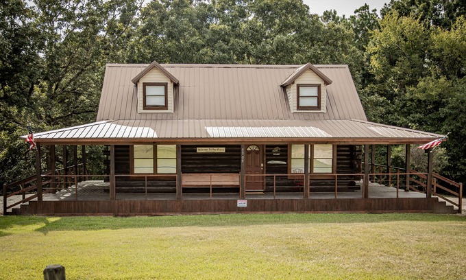 Oxford Cabina | Log Cabin at Sardis Lake
