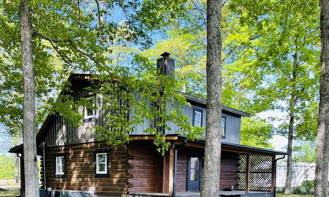 Cane Valley Cabina | Log Cabin by the lake