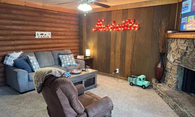 Nashville Apartamento | Log Cabin Close to Percy Preist Lake