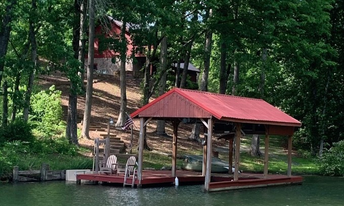 Ten Mile Cabina | Log Cabin/Cottage on Watts Bar Lake