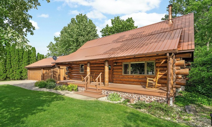 Cherry Valley Cabina | Log Cabin Escape+King Beds+Hot Tub+Sauna +River Views