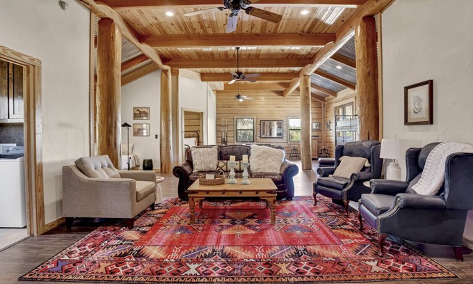 Kingsland Casa | Log Cabin Home w/ Lake Access and Private Boat Ramp!