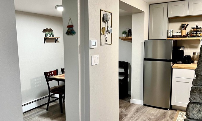 Spenard Cabina | Log cabin in heart of Anchorage