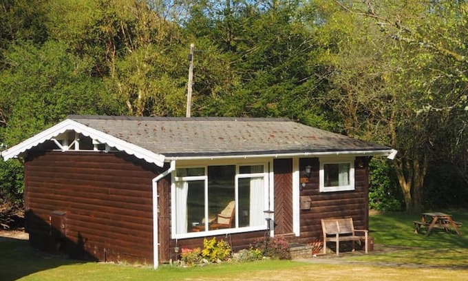 Dinas Mawddwy Cabina | Log cabin in stunning southern Snowdonia woodland.