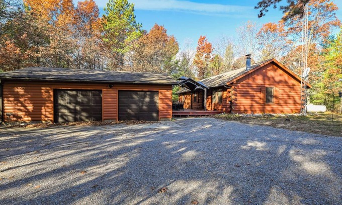 Friendship Cabina | Log Cabin in the Woods