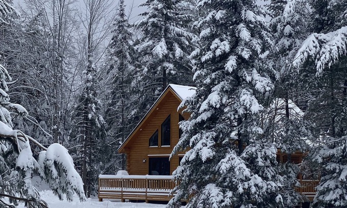 Twin Mountain Casa | Log Cabin minutes from Bretton Woods!!