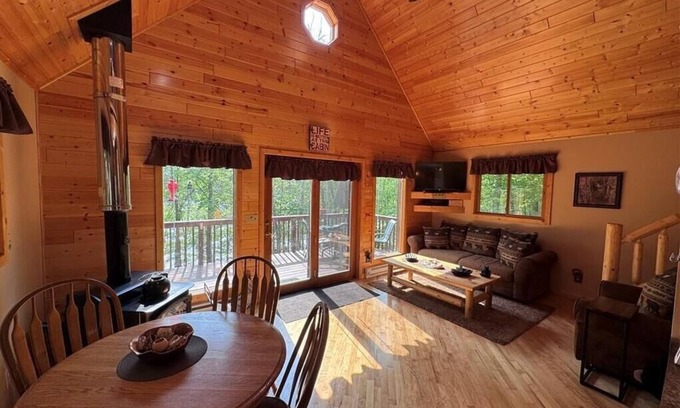 Brill Cabina | Log cabin on the lake. Perfect for fishing. Next to 4 ATV trails