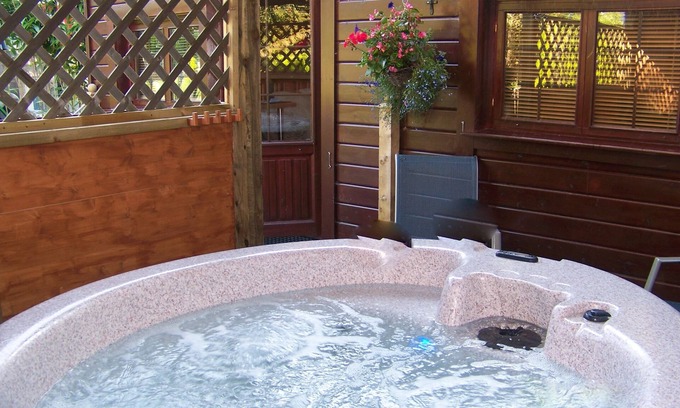 New Forest District Cabina | Log Cabin Private Hot Tub & Swimming Pool ,Adults Only,New Forest National Park