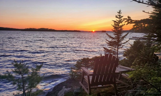 Beaver Cove Cabina | Log Cabin right on Moosehead Lake