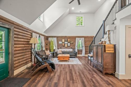 Joelton Casa | Log Cabin Sleeps 6 Woodsy Retreat!