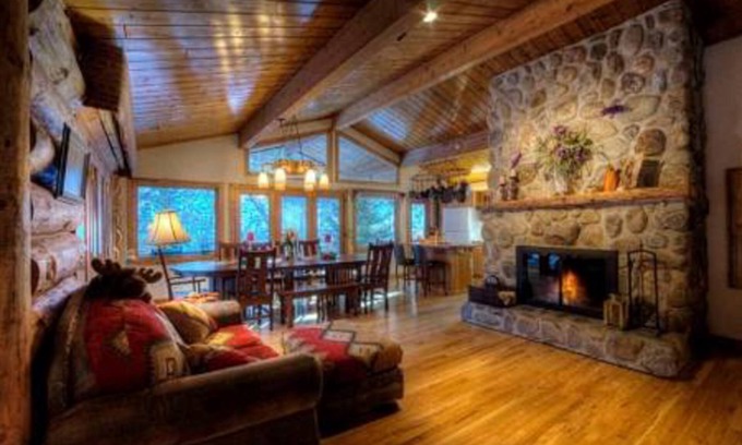 Rapid City Casa | Log cabin-style home near hiking trails w/hot tub, & 2 fireplaces - dog-friendly