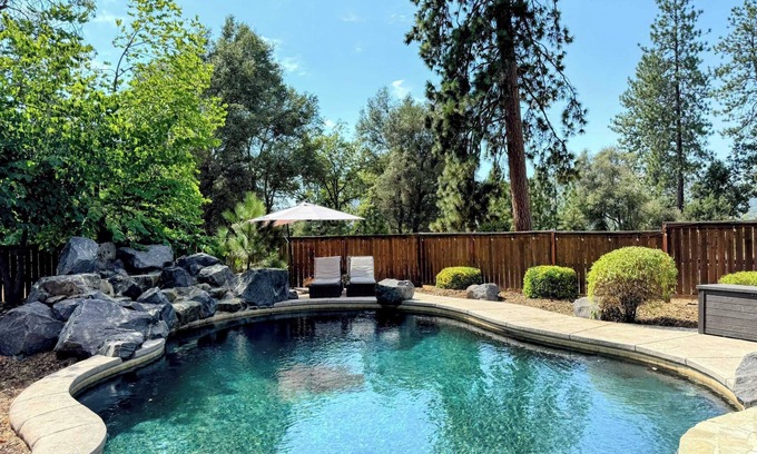 Coarsegold Casa | Log Cabin w/ pool, spa, game room, sleeps 20!