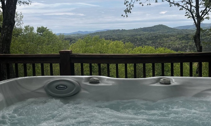 Morganton Cabina | Log cabin with mountain views: Hot Tub, Game Room, Fenced Yard