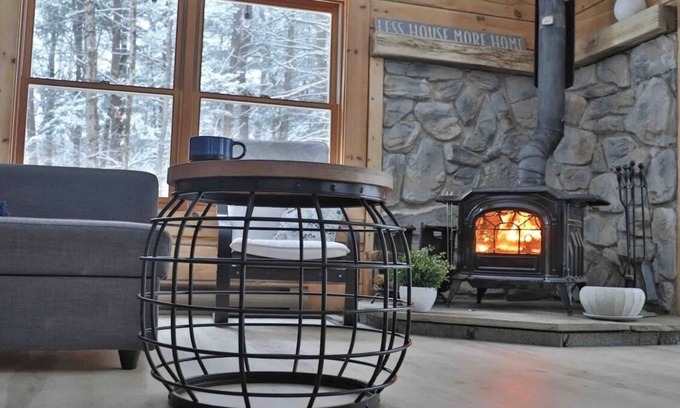 Wallenpaupauk Lake Estates Cabina | Log Cabin with Modern Amenities - Five Star Rating on Air