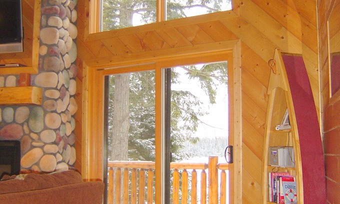 Land O Lakes Chalet De Esquí | Log chalet ejecutivo lodge - envolver alrededor de la orilla del lago y mirador en 26 acres