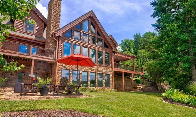 Tate Casa | Log Haven