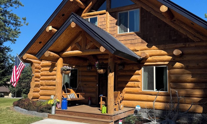 Rexford Cabina | LOG HOME new built- 4bds-3 levels-golf nearby