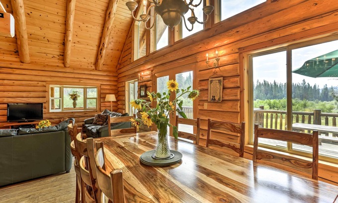 McCloud Cabaña | Log Home on 60 Private Acres By Mt Shasta Ski Park