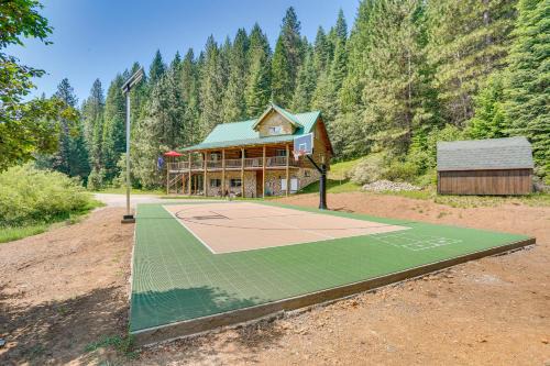 McCloud Casa | Log Home on 60 Private Acres By Mt Shasta Ski Park