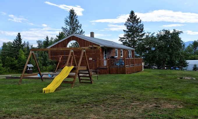 Jefferson Casa | Log Home with a View ~ Just 'Crosstown from Santa's