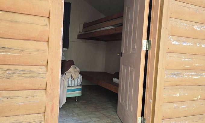 Monticello Cabina | Log Sleeping Cabin West