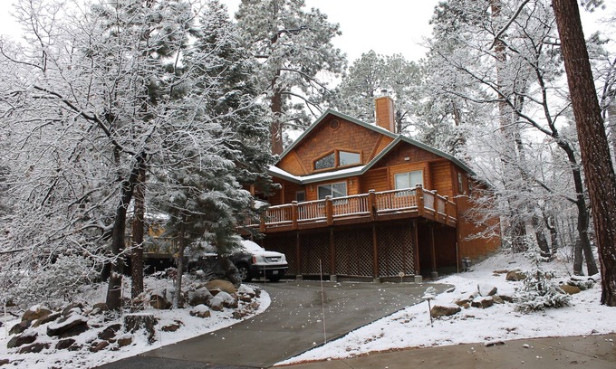 Big Bear Lake Cabina | Nuevo Log Style Cabin Moonridge, 3bd, 3ba, Sleeps 10, Walk To Slopes, Ntl. Bosque