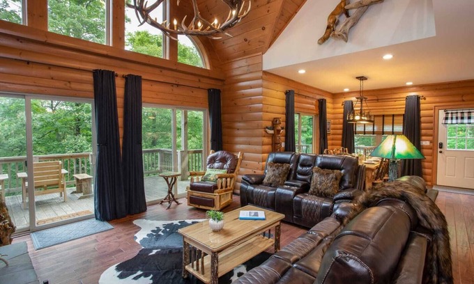 Linville Ridge Cabina | Log-Style Getaway in the Woods
