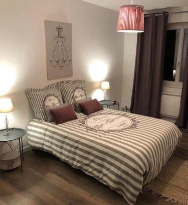Brive-la-Gaillarde Apartamento | Logement à Brive proche centre-ville et campagne - climatisation, Wifi, coin exterieur et parking privés