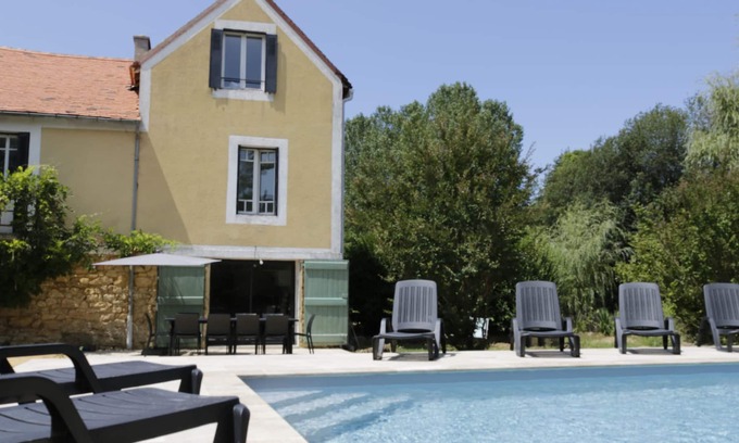 Grolejac Casa | Logement Cosy Avec Pisicne Partagée Dans le Bourg