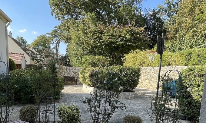 Magny-les-Hameaux Cama Y Desayuno | Logement Indépendant Privatif en Plein Coeur de la Vallée de Chevreuse !