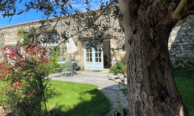 Saint-Just-Luzac Casa | Logis de Feusse Tournesol 4