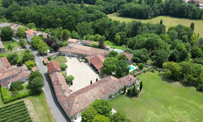 Criteuil-la-Magdeleine Casa | Logis du Paradis, a A charming, characterful venue to enjoy time together