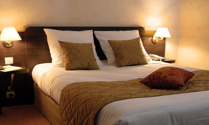 Vernantes Hotel | Hôtel Le Pelican